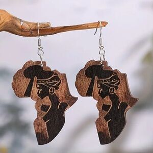Elegant Brown Wooden Africa Map Earrings